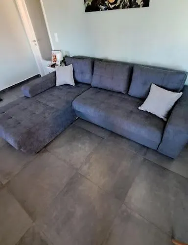 Pavlina's Three Minutes From דירה